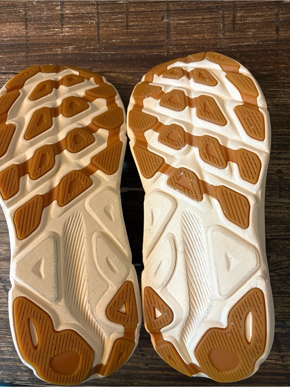 HOKA Clifton 9 Running Shoes Womens 7.5 Sandstone Cream Pink Peach